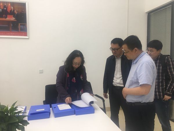 评估专家2.jpg 评估专家2.jpg